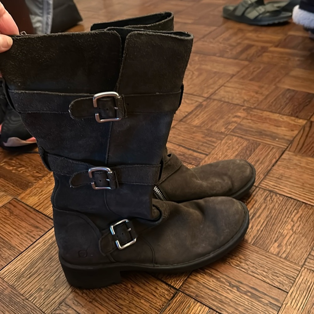 Women’s grey born suede boots